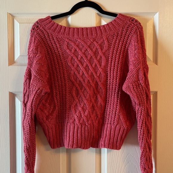 American Eagle Cropped Sweater NWOT - Picture 2 of 3